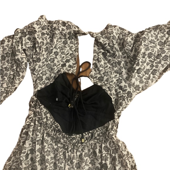 Free People Boho Chic Jumpsuit-Black -Cream Floral, Cut-Out Back AMAZING! NEW!! - Picture 5 of 9